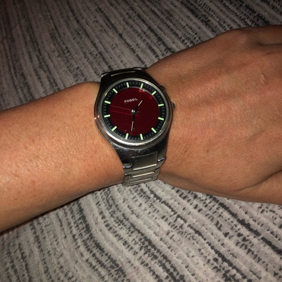 Fossil Watch with Red Face - Picture 3 of 8